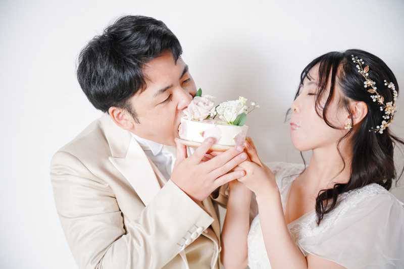 ケーキをがぶっ！