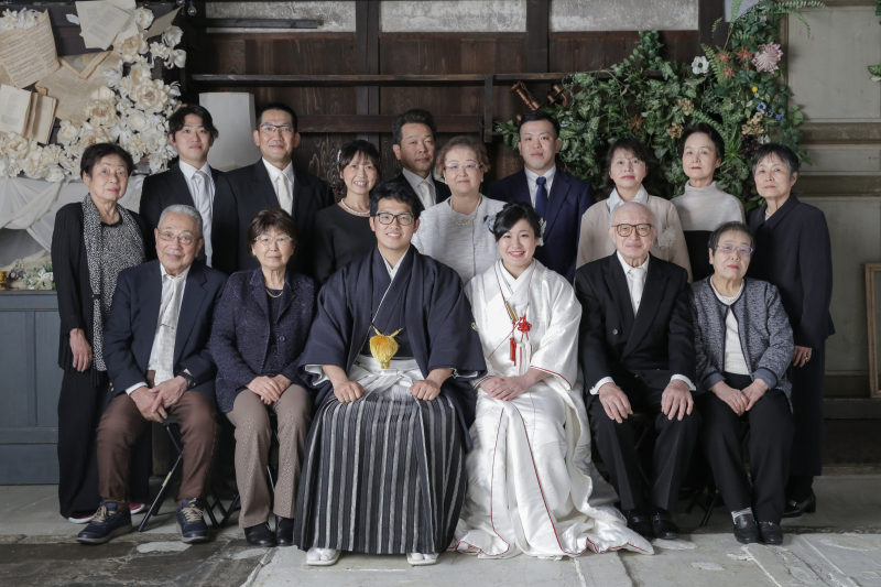 両家の親御さま、ご親族さまとの撮影も大歓迎です