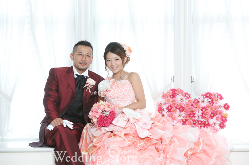 赤のタキシード 撮影日 17年9月7日 見浜園 スタジオ Wedding Story 幕張本店 千葉県でフォトウェディング探すならphotorait