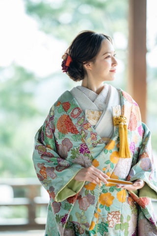 色打掛１２０番　観世水菊花文