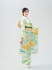 振袖・白地に松葉　品番SK-17