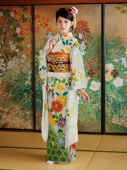 振袖　白地花柄　品番：SK-35