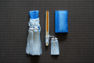 筥迫・懐剣　青に紗綾形