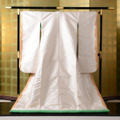 色打掛41番（白地、木春菊の柄）