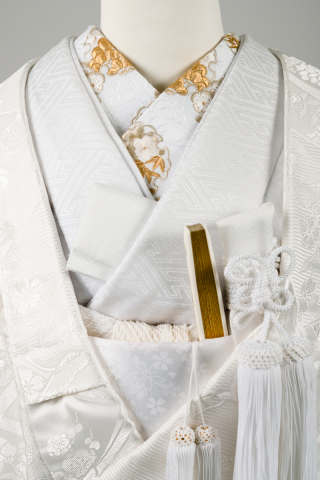 刺繍衿・雪輪に松竹梅