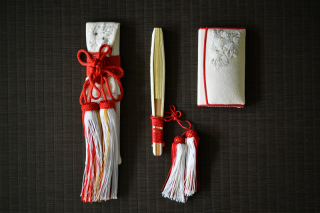 筥迫・懐剣　刺繍きなり色