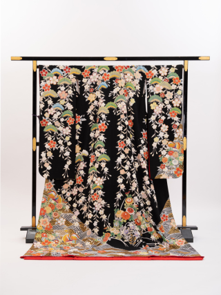 ４番（黒色系）