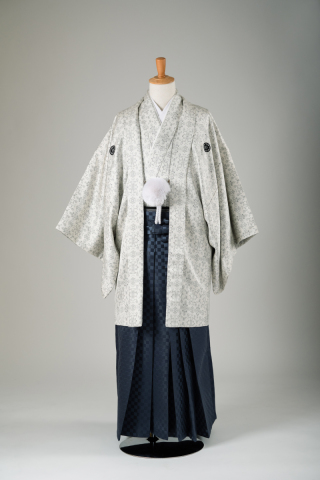 白地のエスニック柄＆グレー・市松柄の袴