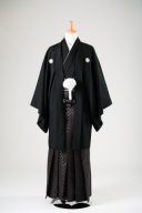 黒紋付＆茶色・市松柄の袴