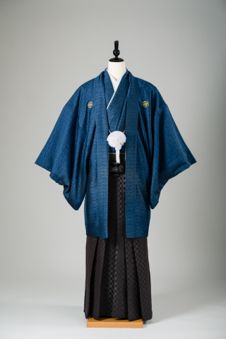 ブルー更紗文様の紋付＆茶色・市松柄の袴