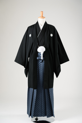 黒紋付＆グレー・市松柄の袴