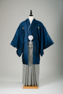 ブルー更紗文様の紋付＆銀縞の袴