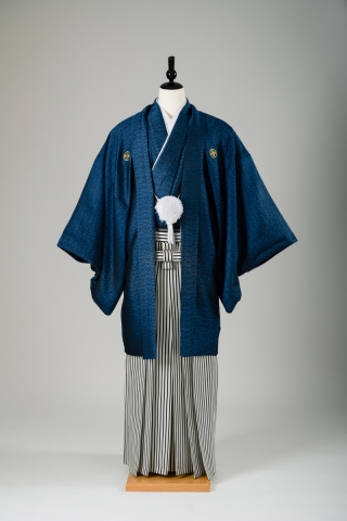 ブルー更紗文様の紋付＆銀縞の袴