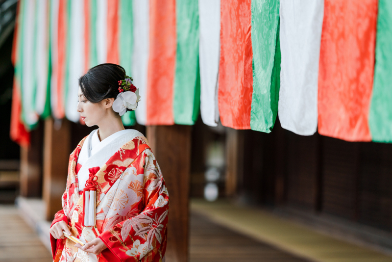 静かにシックに