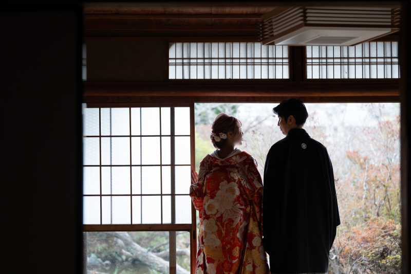 シルエット気味に