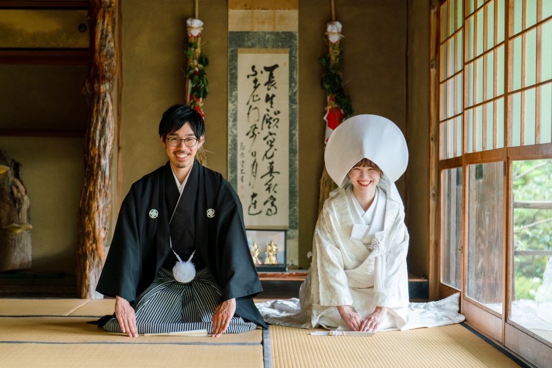 綿帽子を被って