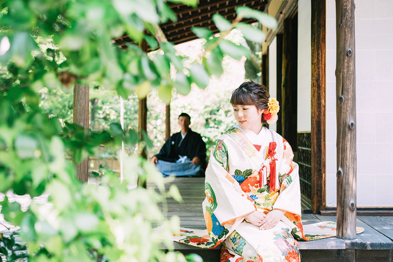 最高級色打掛けを着て