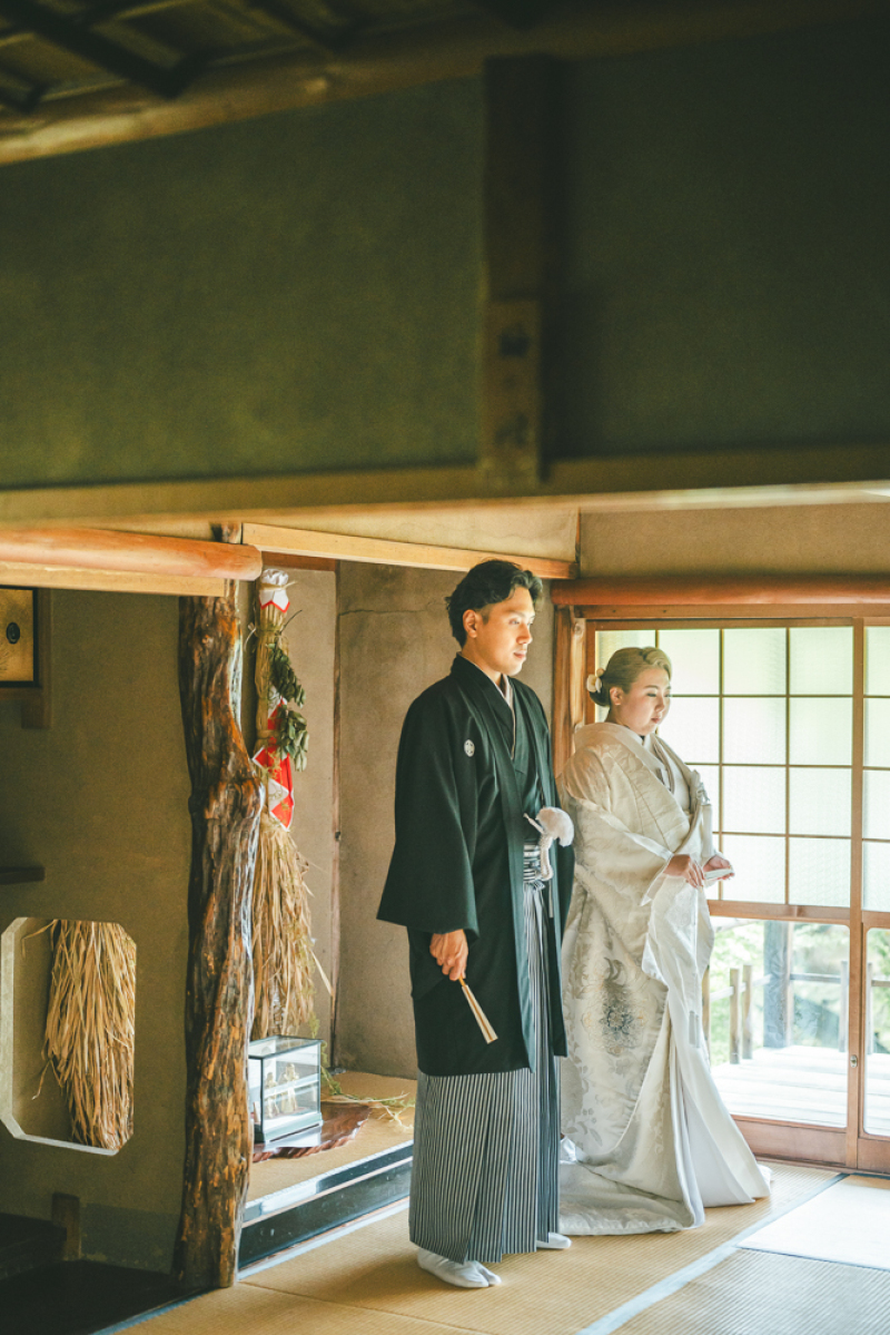 白無垢と黒紋付袴