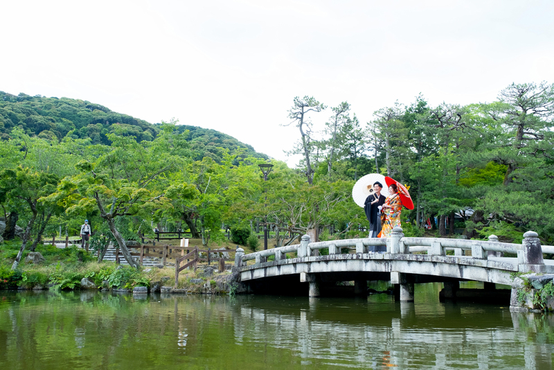 和装の華やかさが増す色合い