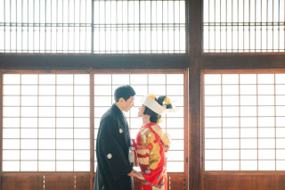 引き振袖と黒紋付き袴