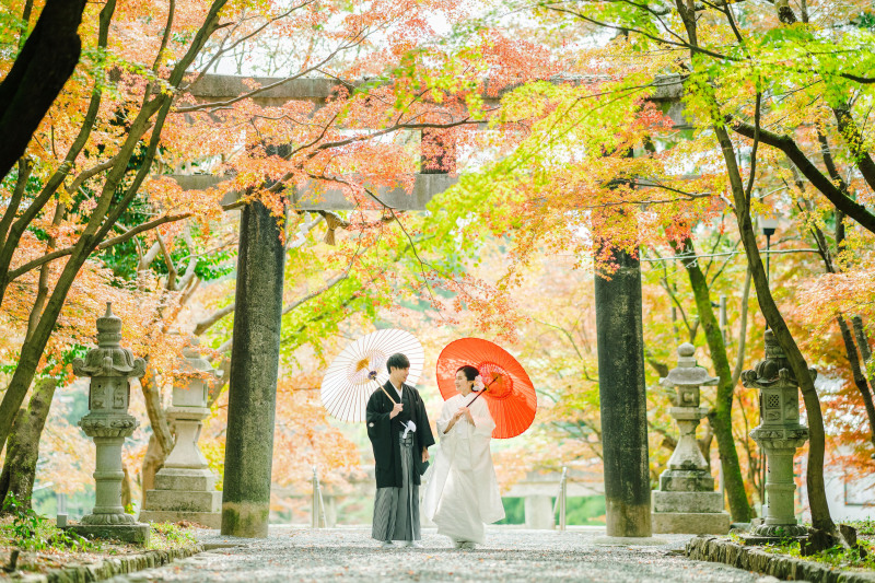 紅葉に囲まれて