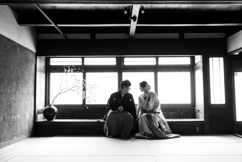 町家で色無垢、桜で色打掛