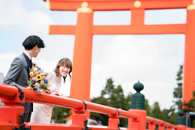 大鳥居をバックに