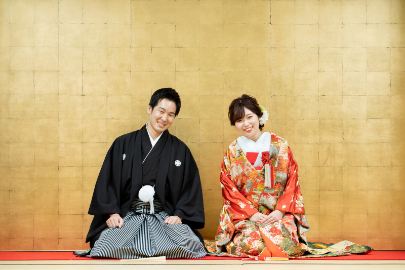 スタジオで正座シーン