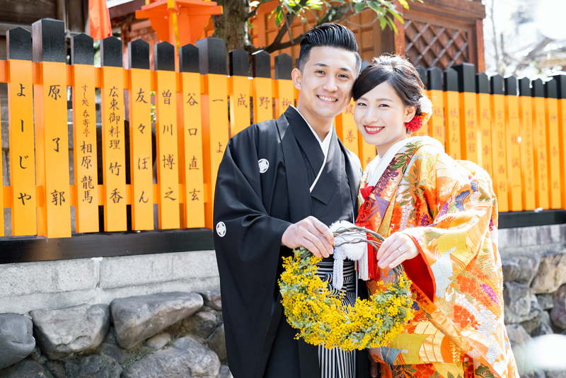 朱赤の玉垣が良い絵にはなります