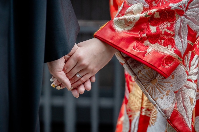 ゆっくりと手をつないで