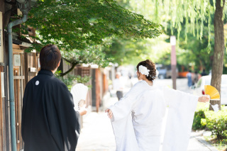 色打掛と白無垢で