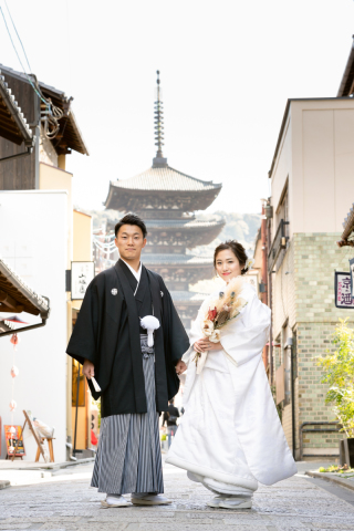２月の八坂と梅の神社