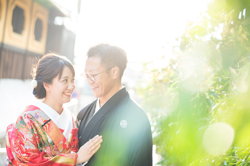 光が二人を照らす事で