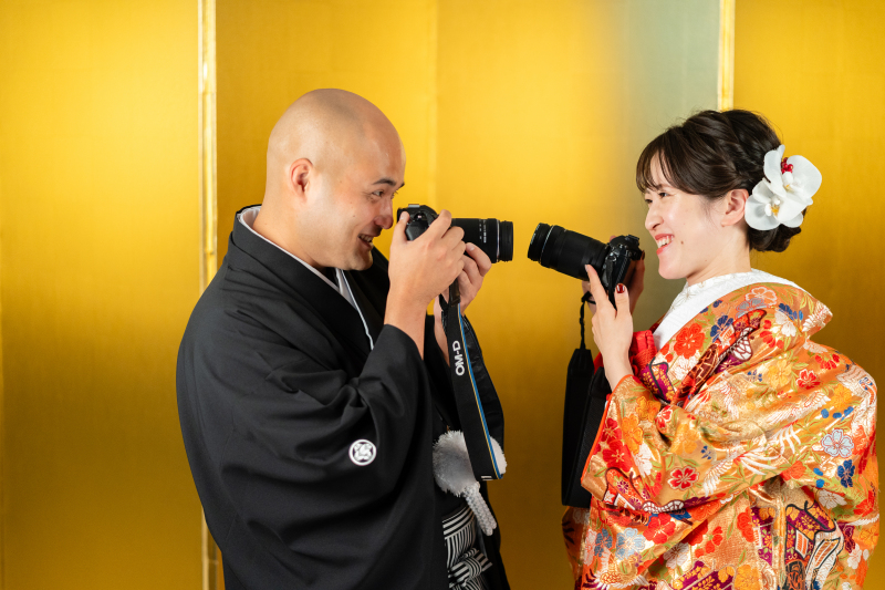 スタジオで色打掛