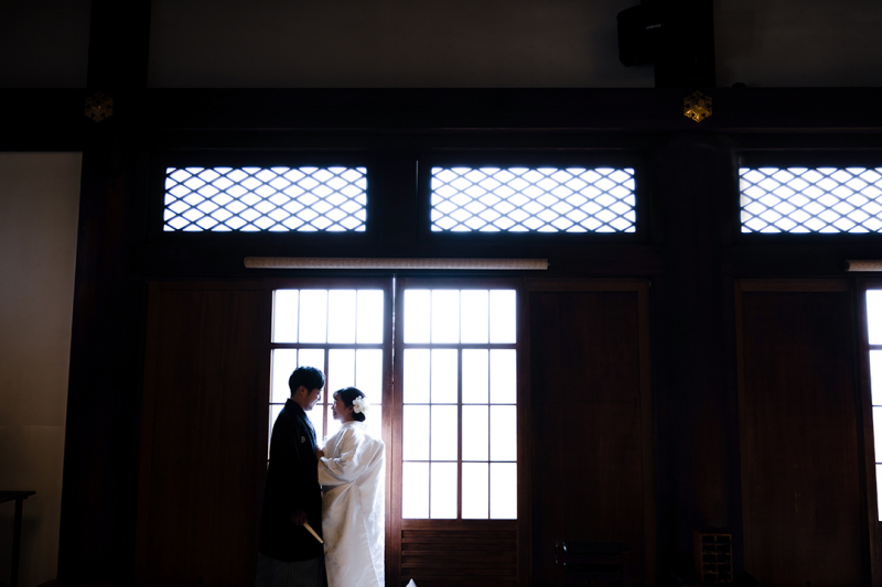 色打掛と白無垢