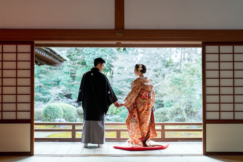 後ろ姿も美しく