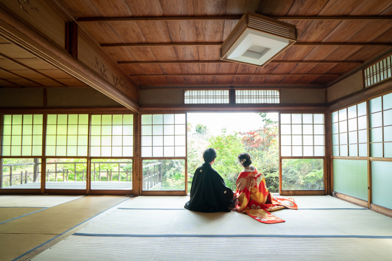 和室で