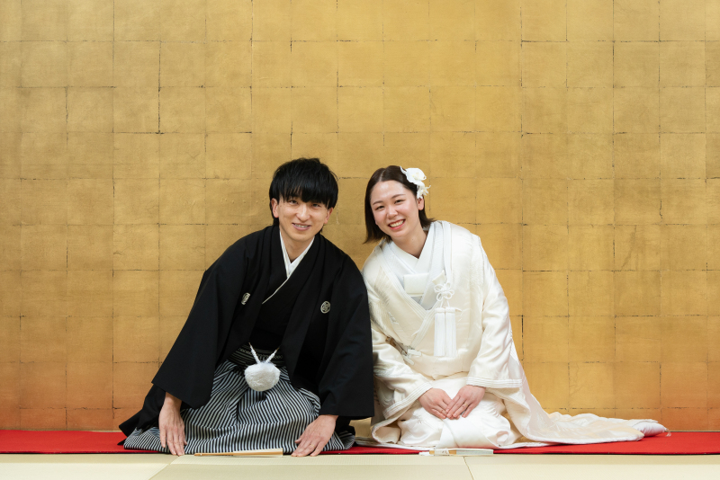 スタジオで正座シーン