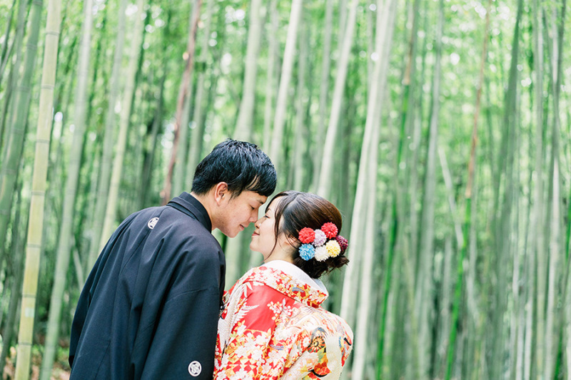 差し込む木漏れ日