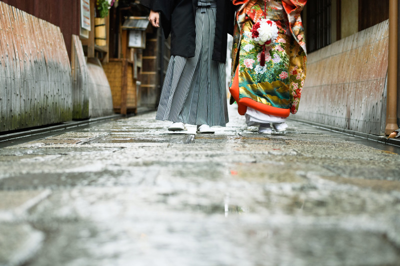 雨が降ったり止んだりと