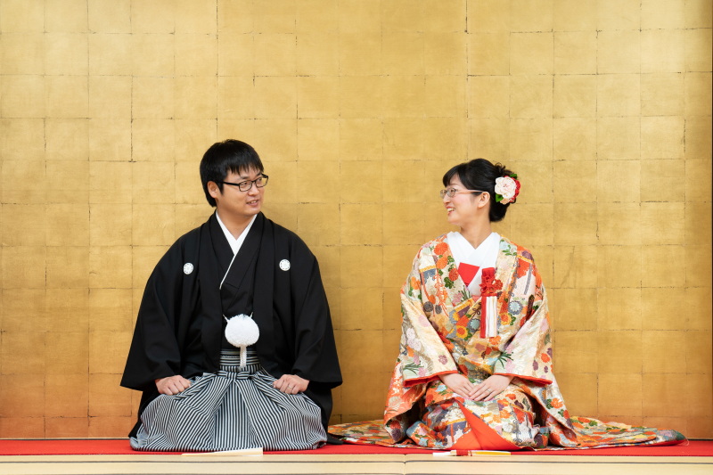 和装の正座シーン