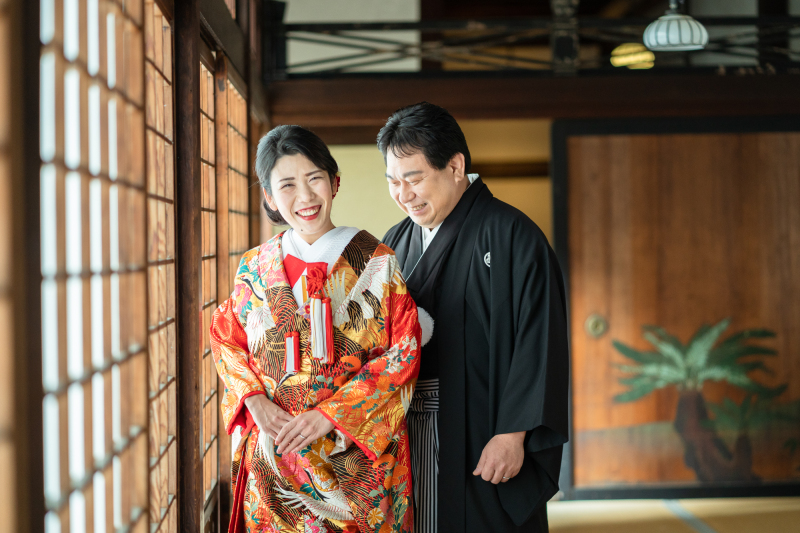 寺院ロケーションとスタジオ