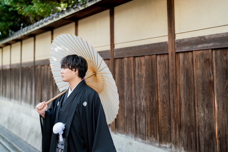 袴姿と和傘がばっちりきまってます