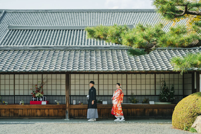 三段の屋根