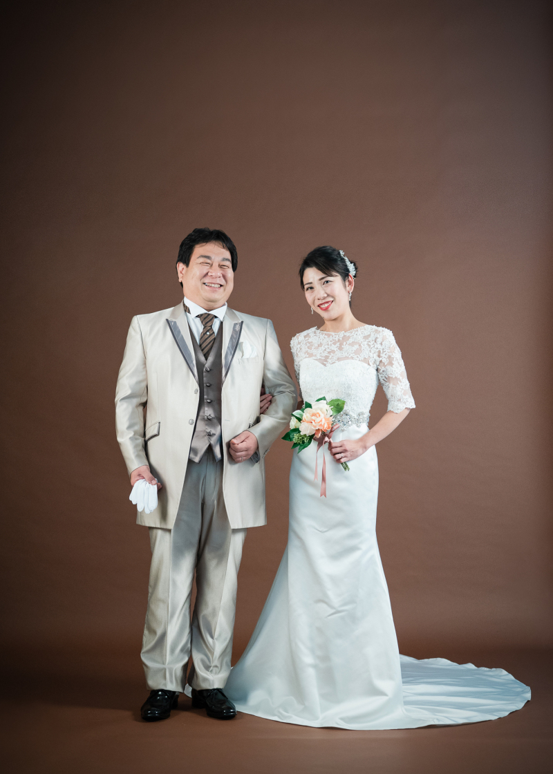 スタジオで洋装