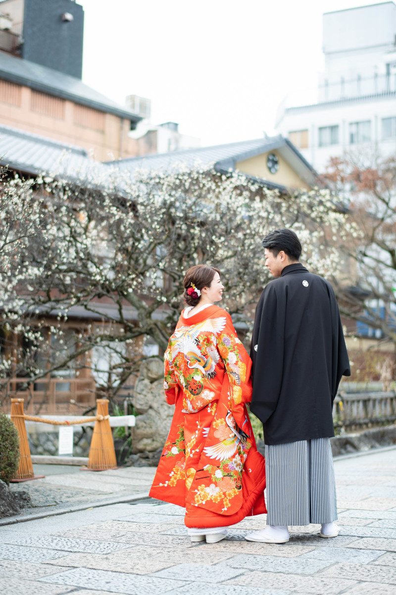 打掛と梅と新郎新婦様