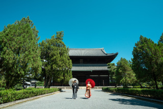荘厳なる寺院にて、和装撮影