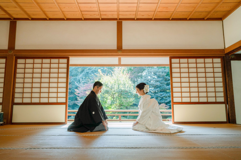 お辞儀ショット