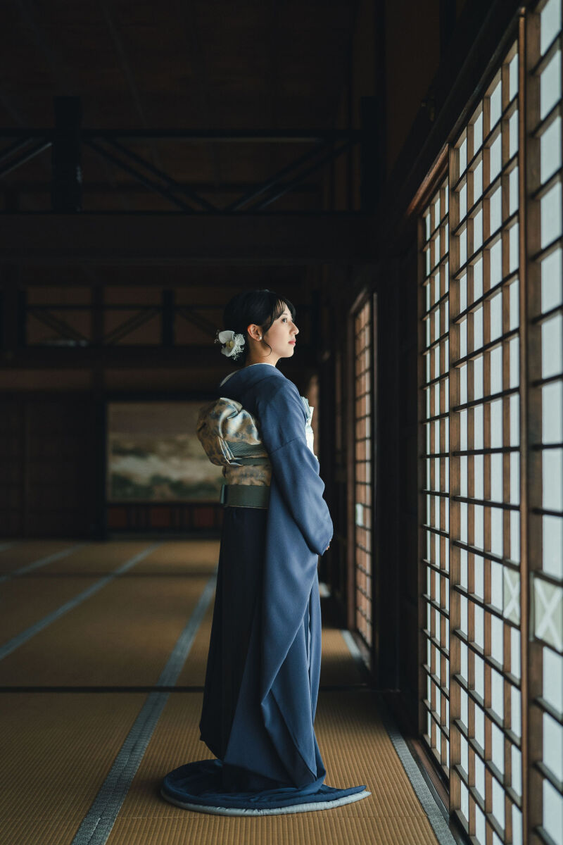 色掛下に帯結び