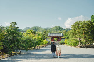緑の季節の仁和寺